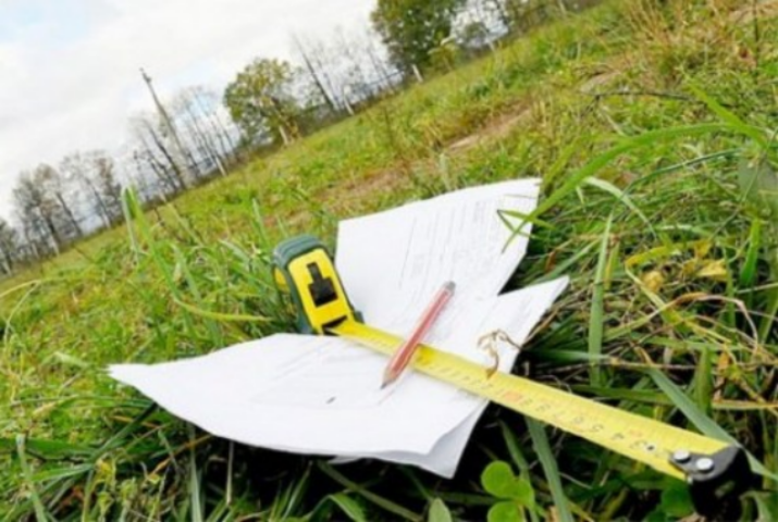 Як землю під Києвом повернули у власність громади