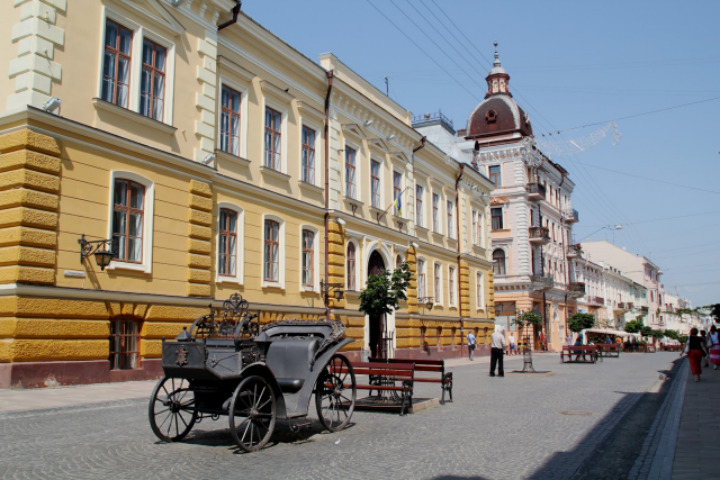 Скільки коштуватимуть квартири в Чернівцях восени 