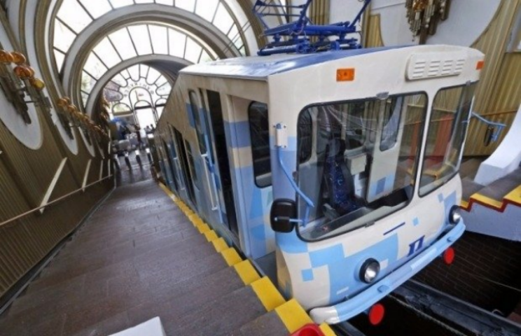 Он вернулся! Как обновили киевский фуникулер