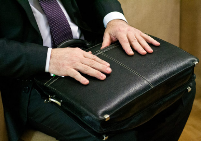 В Харькове госисполнителя обвиняют в махинациях с недвижимостью