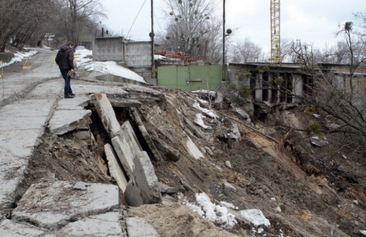 На стройке на Волгоградской демонтировали строительный забор