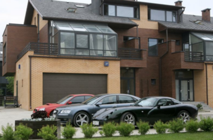 Открытие реестров авто, земли и недвижимости: что узнаем о соседях и чиновниках, а что — нет (инфографика)