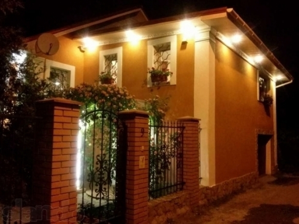 Дом посуточно 230 м², Евгения Маланюка ул., 96