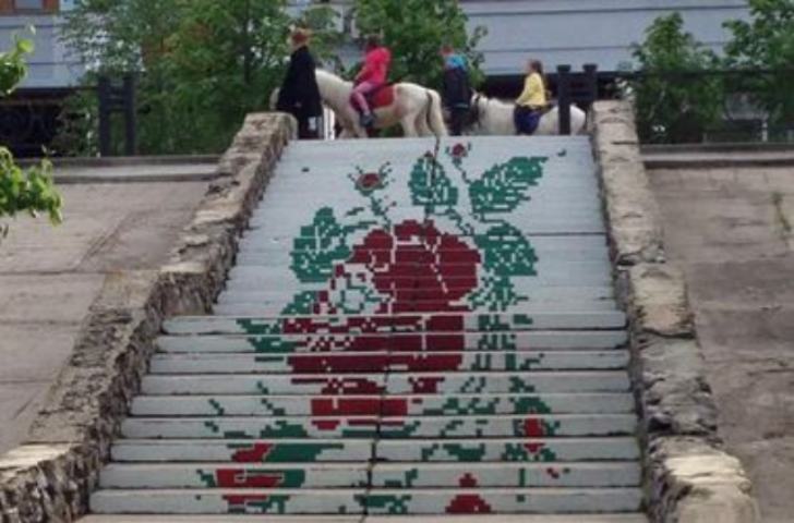 Как выглядит удивительная киевская лестница-"вышиванка". Фотофакт
