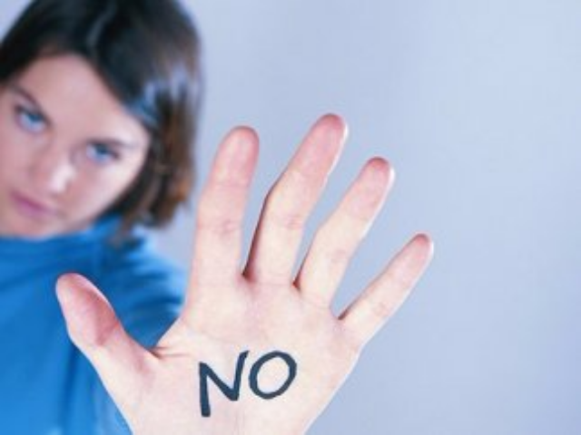 Заемщикам кредитных союзов разрешили не платить коллекторам 