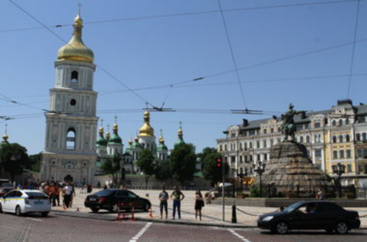 ГПУ хочет вернуть государству землю возле Софийского собора и Киево-Печерской лавры
