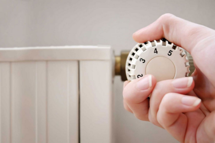 За отопление жилых домов в теплую погоду оштрафуют предприятия теплокомунэнерго