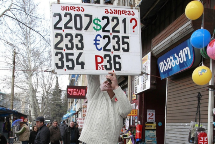 Валюты стран СНГ: хорошо только армянскому драму