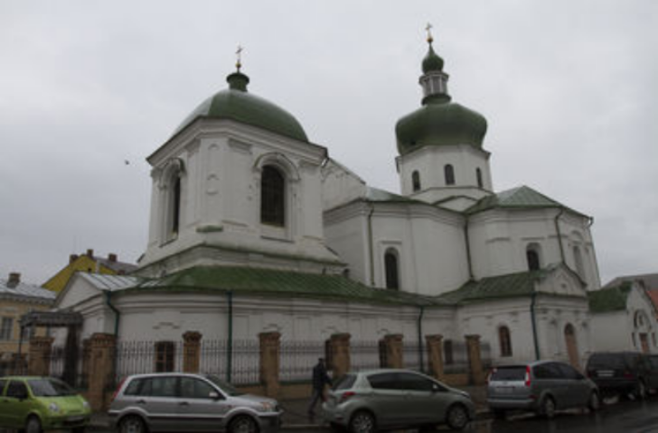 Прогулки по улице Хорива: домик Петра I и чудеса от святых Варвары и Николая