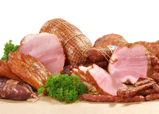 В Киеве закрываются магазины деликатесов и парикмахерские