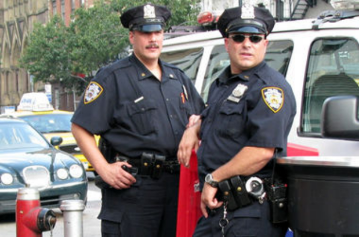 Полицейским Киева пошьют форму за 700 долларов