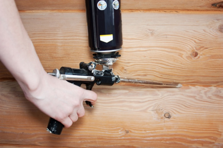 Монтажная пена: сфера применения, виды и особенности