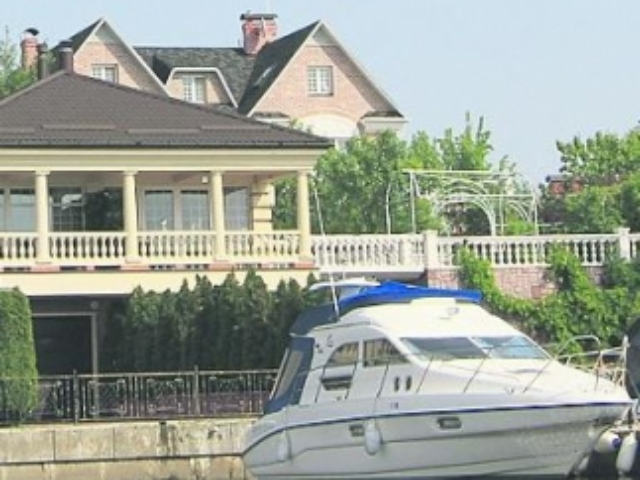 Элитные особняки под Киевом подешевели в два раза