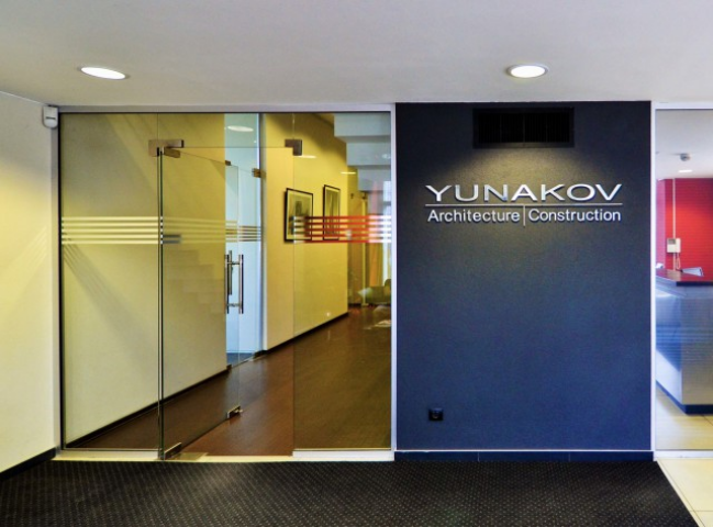 Офис архитекторов Юнаковых: разноцветный лабиринт, который постоянно меняется