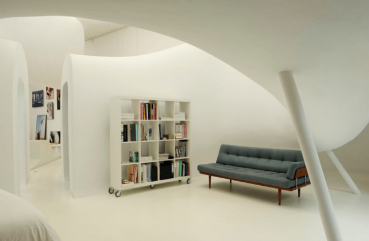 Дом-"змея" на чердаке в Париже