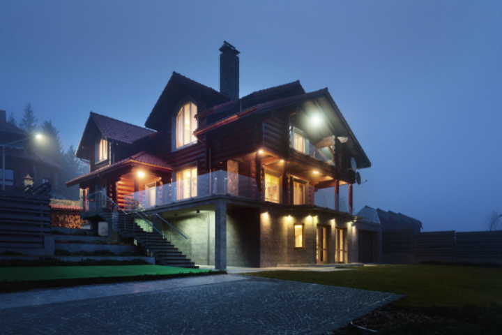 Дом-сруб: современное украинское шале