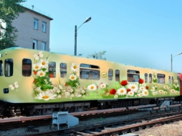В метро Киева запустят "цветочный" поезд