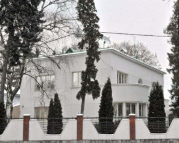 Резиденцию Януковича во Львове продадут с молотка