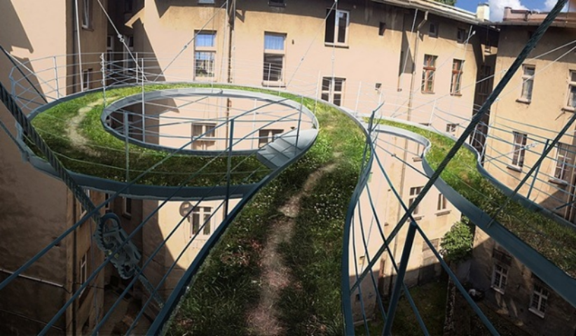 Прогулки за окном: подвесной мостик с настоящим газоном