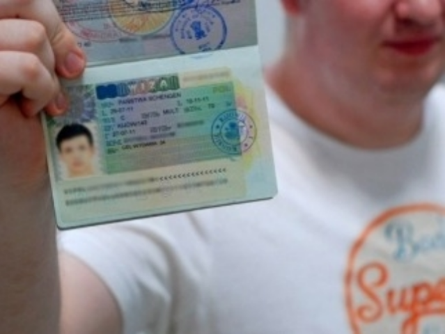 Визы для украинцев стали еще недоступнее