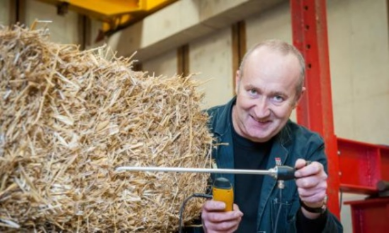 В Великобритании продают соломенные дома. Фото