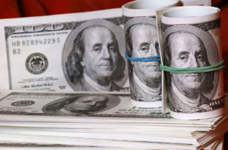 Почему взлетел курс доллара