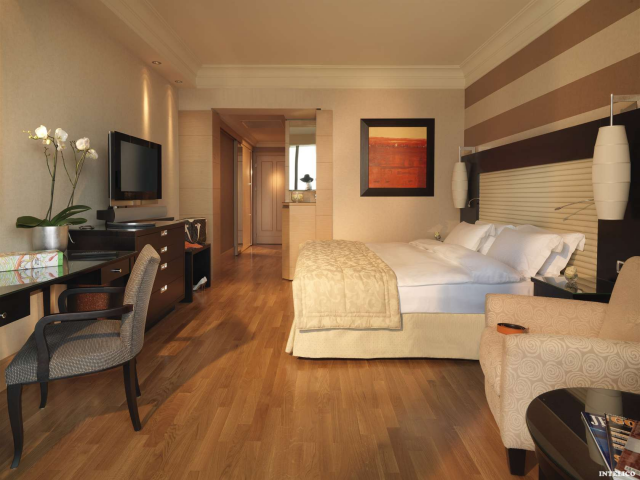 Нужен ли телевизор в спальне?