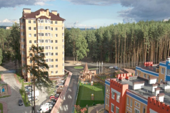 Чиновники передумали: у застройщика забирают землю под Киевом