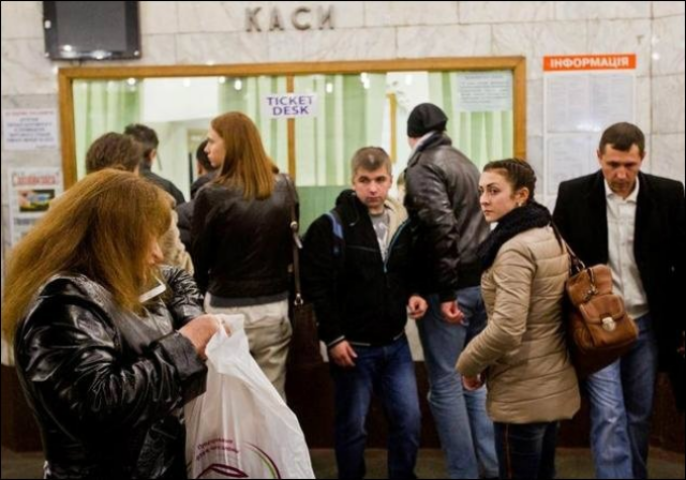 Киевляне массово скупают жетоны метро, талончики для трамваев и троллейбусов
