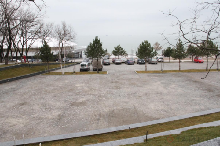 Парковка на Ланжерона готова и уже действует. Фото
