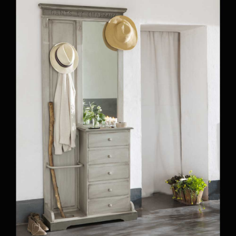 Прихожая в стиле кантри: деревенский уют