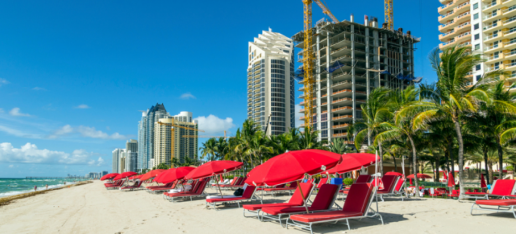 В США заключается все меньше сделок без привлечения кредитов