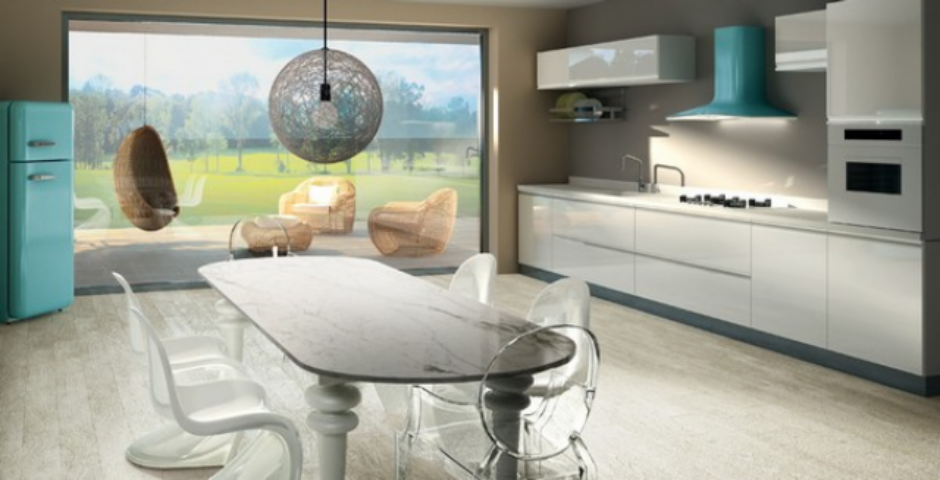 Цветная вытяжка на кухне

