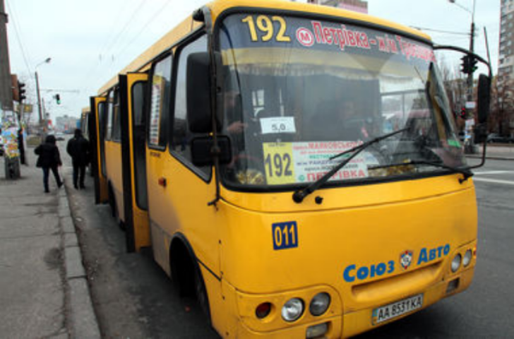 Маршрутки в Киеве подорожают до 6 гривен: горожане готовы ходить пешком