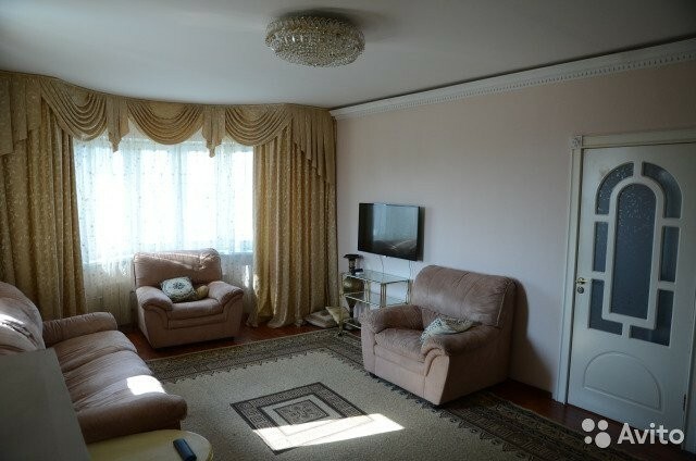 Продаж 2-кімнатної квартири 78 м², Героїв Праці вул., 32Б