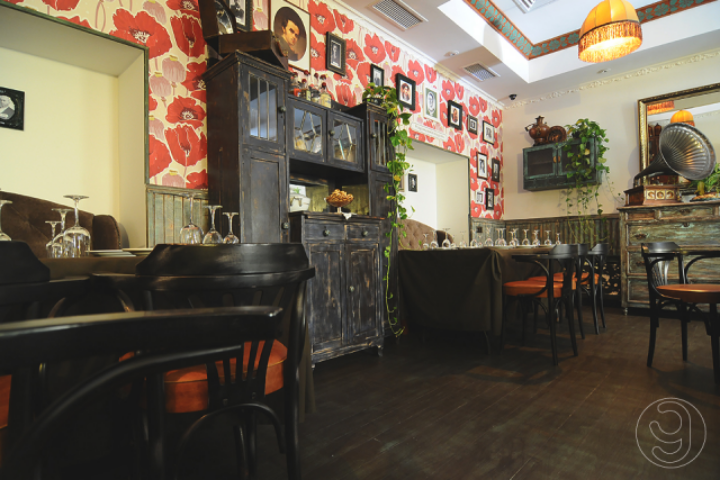 Samogon Bar: Украинский интерьер без «шароварщины»