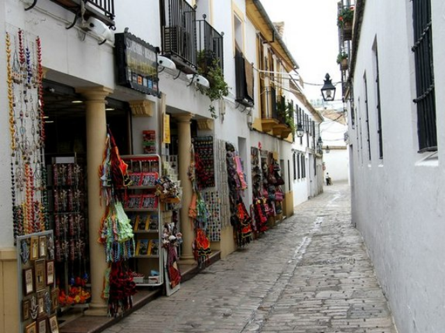 В 2014 году спад цен на жилье в Испании замедлился