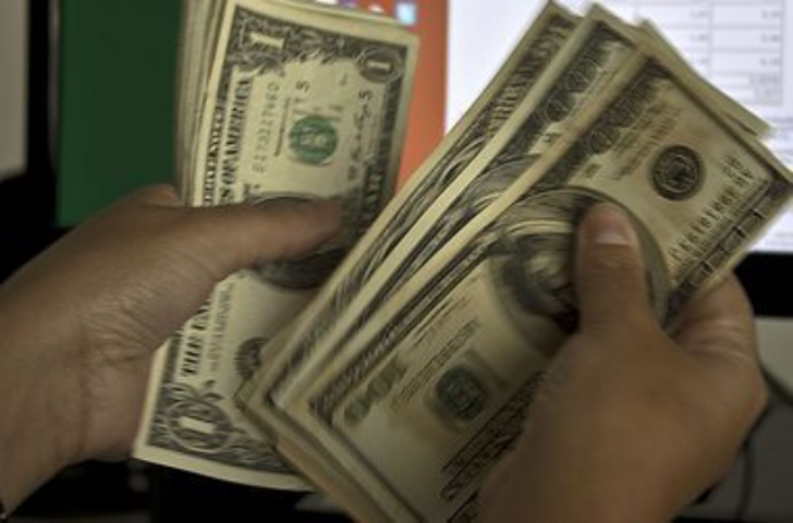 Доллар будет по 15 грн или по 25: что больше всего повлияет на курс