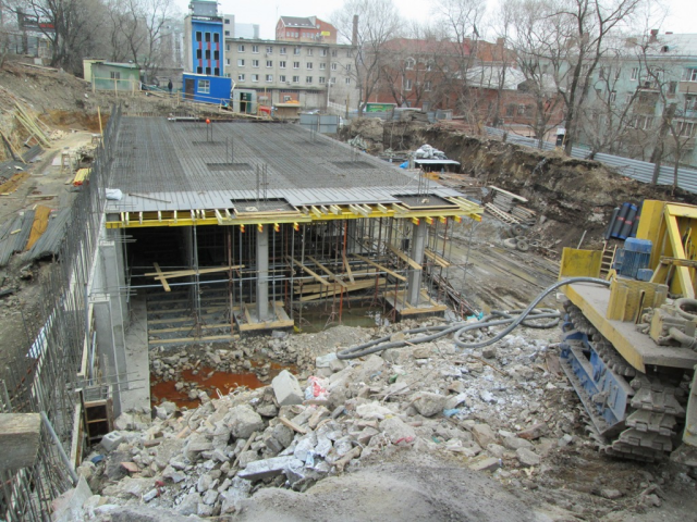 Совмин обвинил в нарушениях подрядчиков-строителей на государственных объектах в Крыму