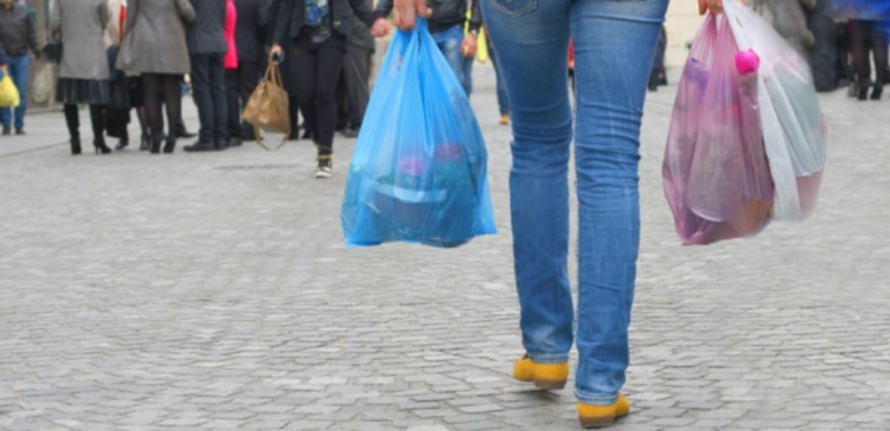 Семьи иммигрантов в Испании тратят на 22,7% меньше местных жителей