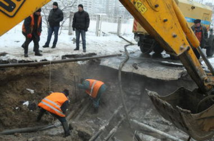 Сколько в Киеве потратят на ремонт домов, канализации и опасных склонов