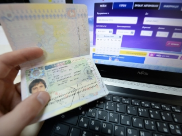 Украинцам начали отменять шенген