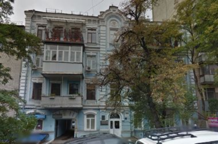 Улица Тарасовская в Киеве: дом с заколдованными растениями и апартаменты Вернадского