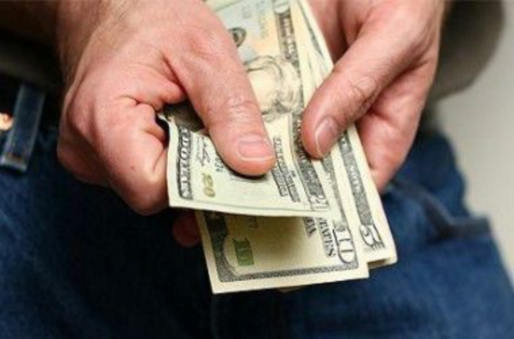 Когда выровняется "черный рынок" валюты?