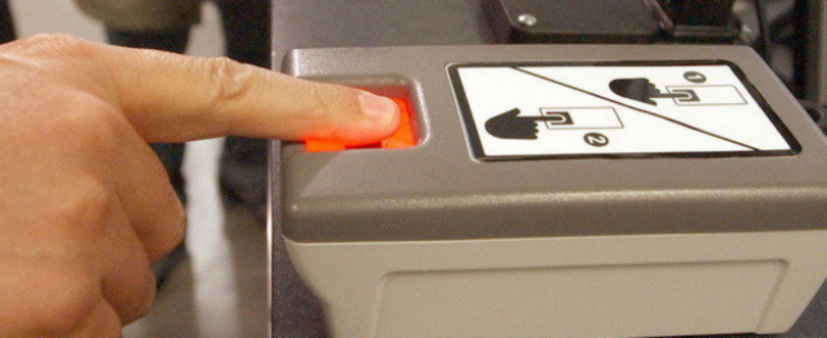 Готовим "пальчики". Что изменят новые правила выдачи Шенгена?