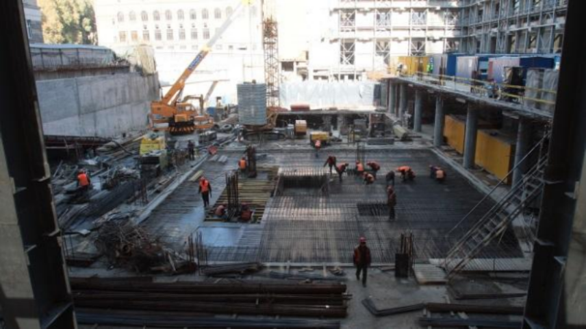 Застройщик ЦУМа в Киеве приступил к строительству наземной части здания