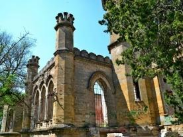 Дворец Курисов будут восстанавливать после обвала. Фото