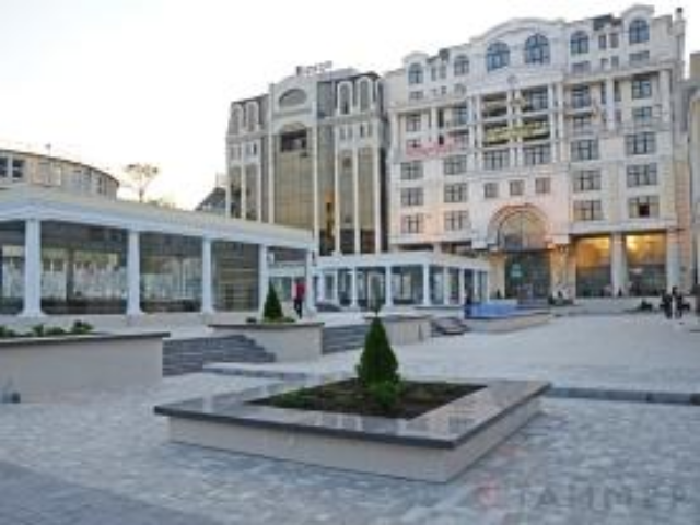 Суд отменил регистрацию паркинга Чёрного на Греческой. Фото