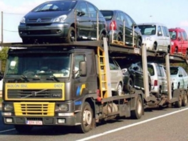 Дополнительным налогом обложат весь импорт