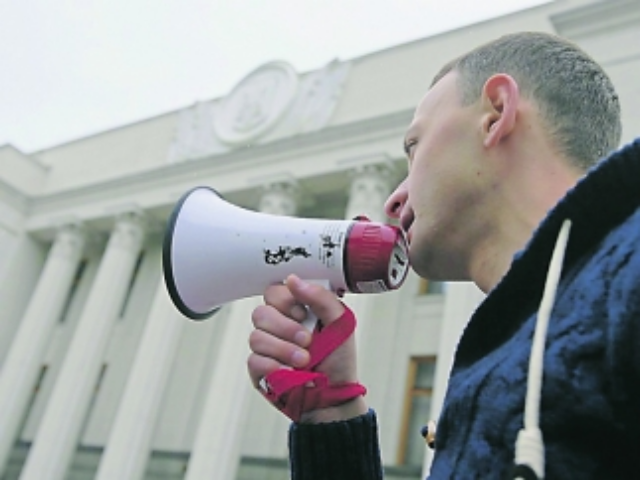 В Украине начинаются "голодные" акции протеста 